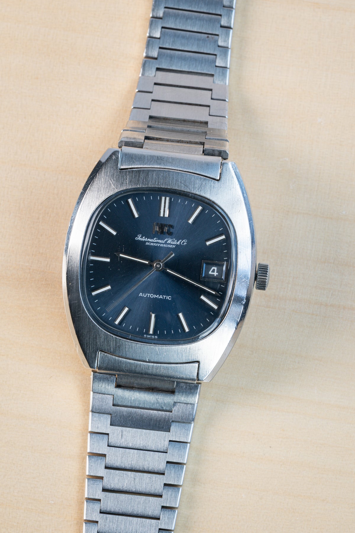 IWC 'TV-shape cushion' - full set