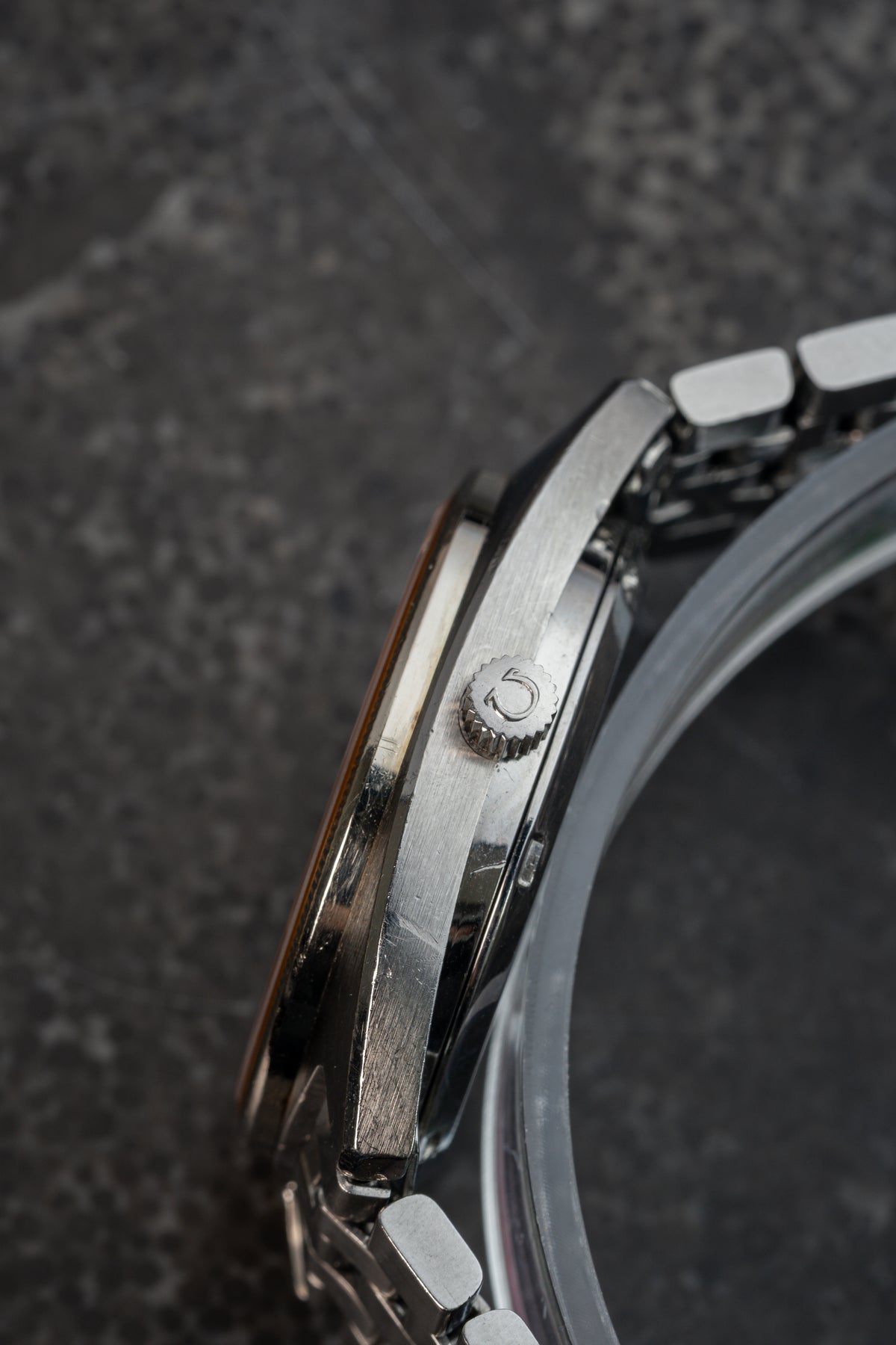 Omega Constellation C-shape