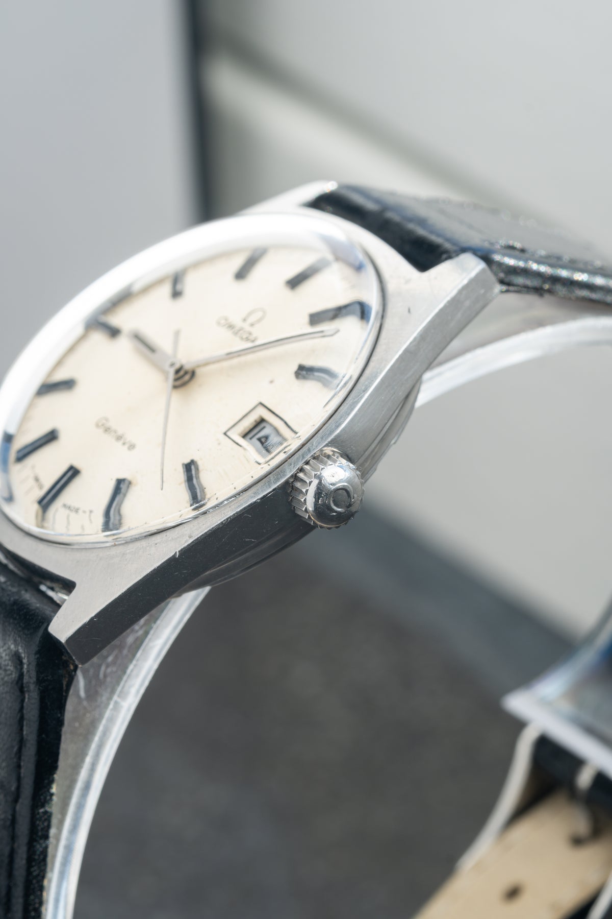 Omega Genève silver dial
